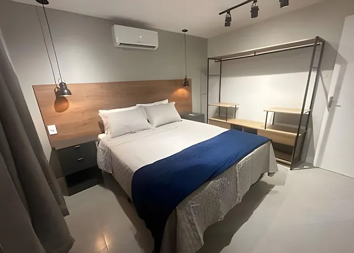 Todo reformado pertinho da praia